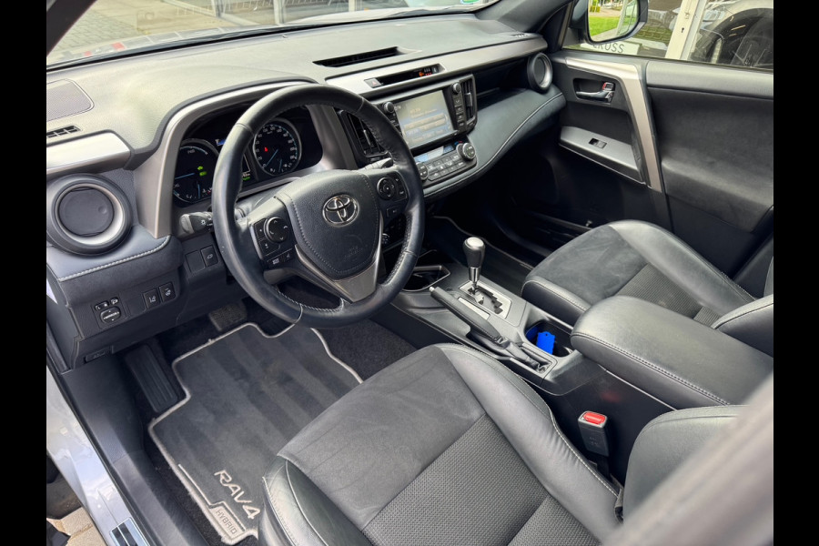 Toyota RAV4 2.5 Hybrid AWD Executive Business | 360 camera, Stoel/stuurverwarming, Adaptive cruise control, Navigatie, 1.650KG trekgewicht