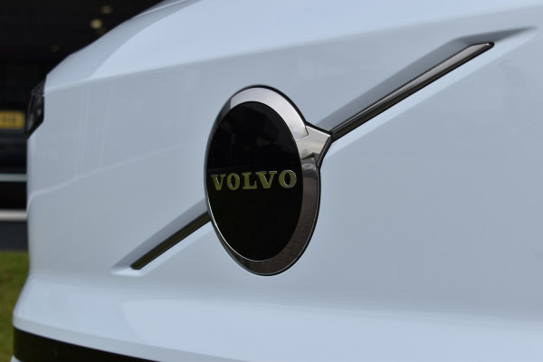 Volvo EX30 Single Motor Extended Range Plus 69 kWh | ACC | Blis | Camera | H&K | 19"LMV