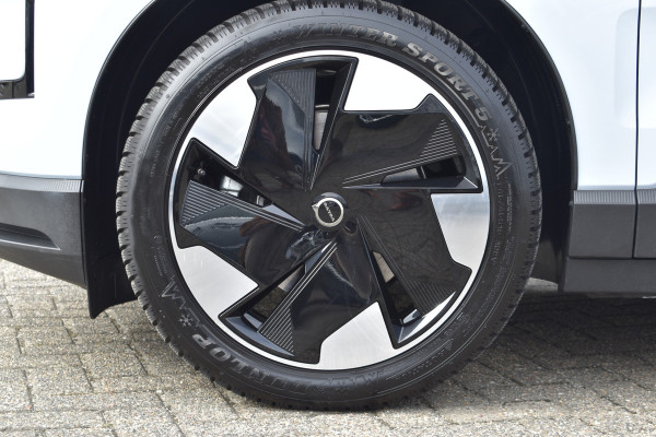 Volvo EX30 Single Motor Extended Range Plus 69 kWh | ACC | Blis | Camera | H&K | 19"LMV