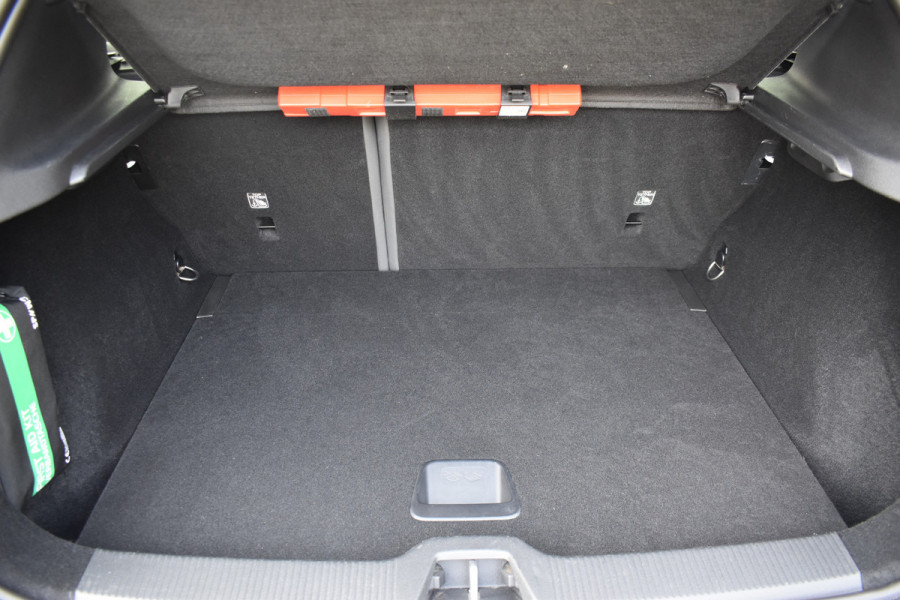 Volvo EX30 Single Motor Extended Range Plus 69 kWh | ACC | Blis | Camera | H&K | 19"LMV