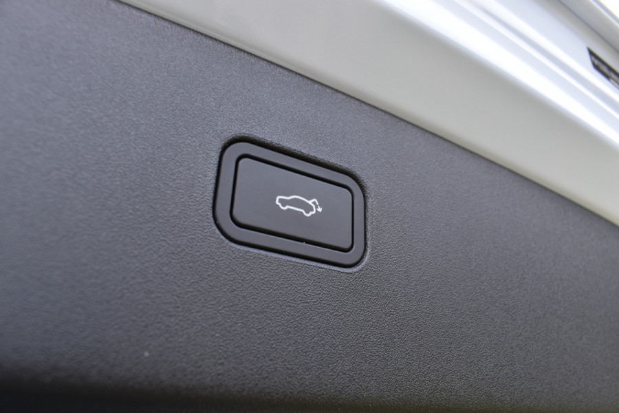 Volvo EX30 Single Motor Extended Range Plus 69 kWh | ACC | Blis | Camera | H&K | 19"LMV