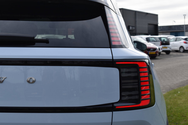 Volvo EX30 Single Motor Extended Range Plus 69 kWh | ACC | Blis | Camera | H&K | 19"LMV