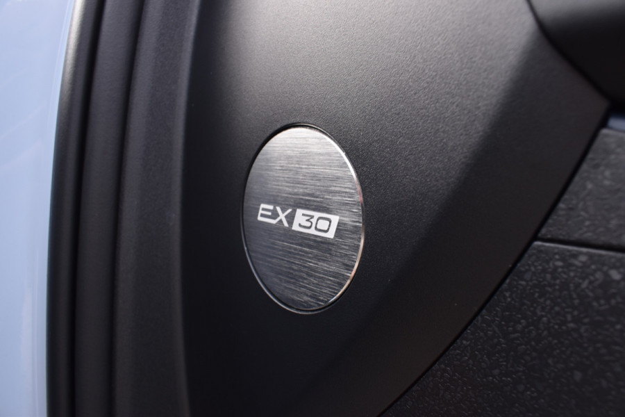 Volvo EX30 Single Motor Extended Range Plus 69 kWh | ACC | Blis | Camera | H&K | 19"LMV