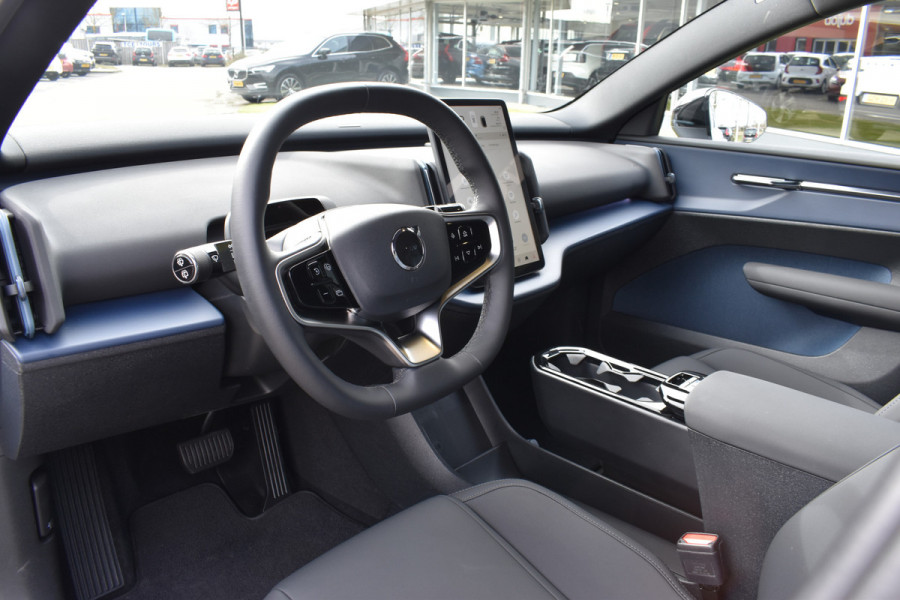 Volvo EX30 Single Motor Extended Range Plus 69 kWh | ACC | Blis | Camera | H&K | 19"LMV