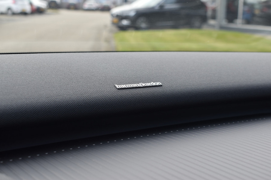 Volvo EX30 Single Motor Extended Range Plus 69 kWh | ACC | Blis | Camera | H&K | 19"LMV