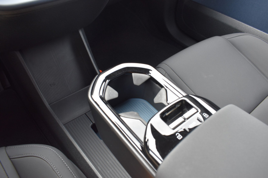 Volvo EX30 Single Motor Extended Range Plus 69 kWh | ACC | Blis | Camera | H&K | 19"LMV