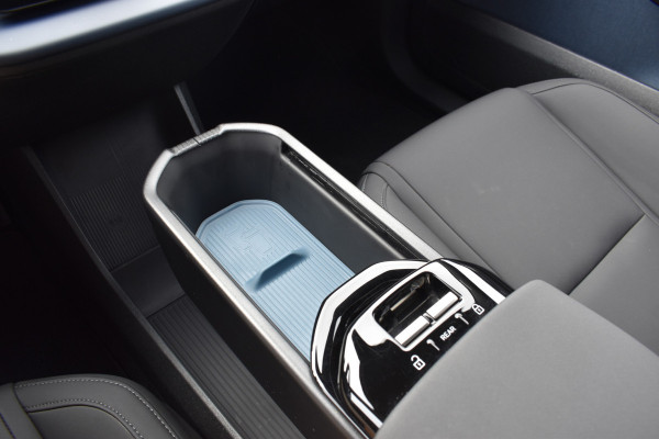 Volvo EX30 Single Motor Extended Range Plus 69 kWh | ACC | Blis | Camera | H&K | 19"LMV