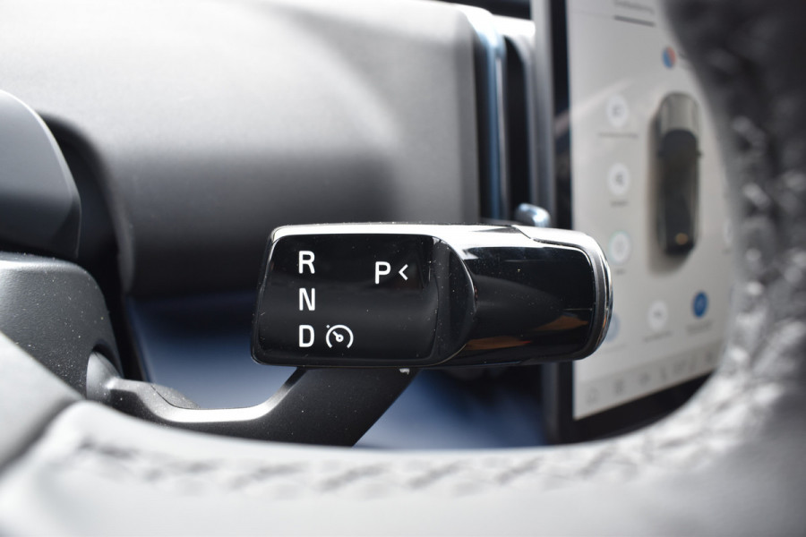 Volvo EX30 Single Motor Extended Range Plus 69 kWh | ACC | Blis | Camera | H&K | 19"LMV