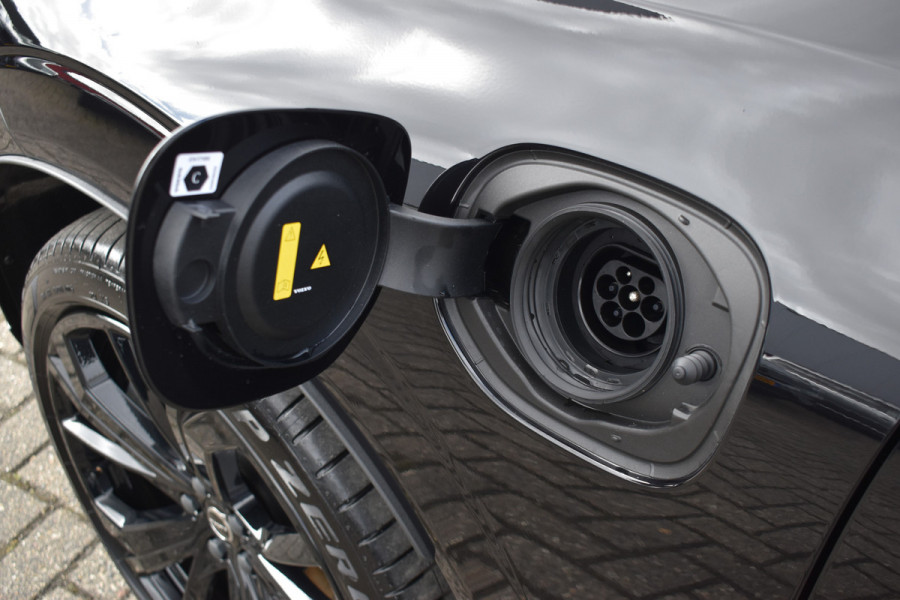 Volvo XC60 T6 AWD 350PK Plug-in Hybrid Plus Black Edition | 21'' | H&K | BLIS | Adaptive cruise | MY26 |