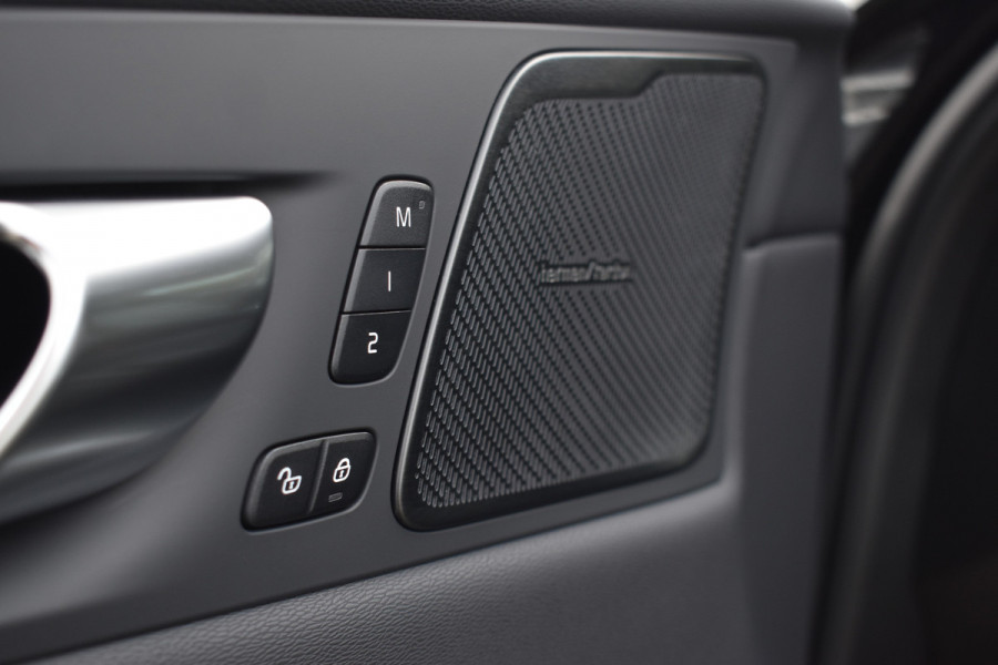 Volvo XC60 T6 AWD 350PK Plug-in Hybrid Plus Black Edition | 21'' | H&K | BLIS | Adaptive cruise | MY26 |