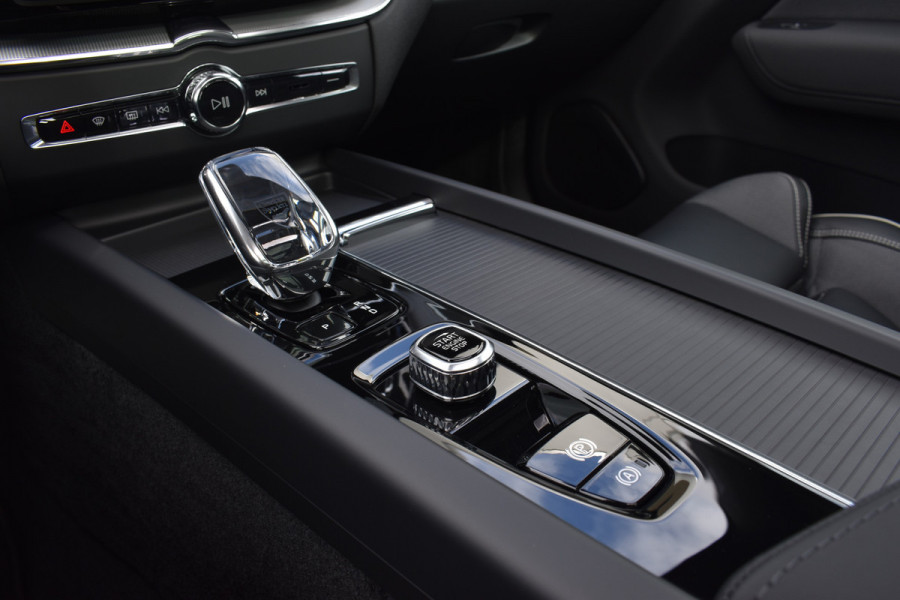 Volvo XC60 T6 AWD 350PK Plug-in Hybrid Plus Black Edition | 21'' | H&K | BLIS | Adaptive cruise | MY26 |