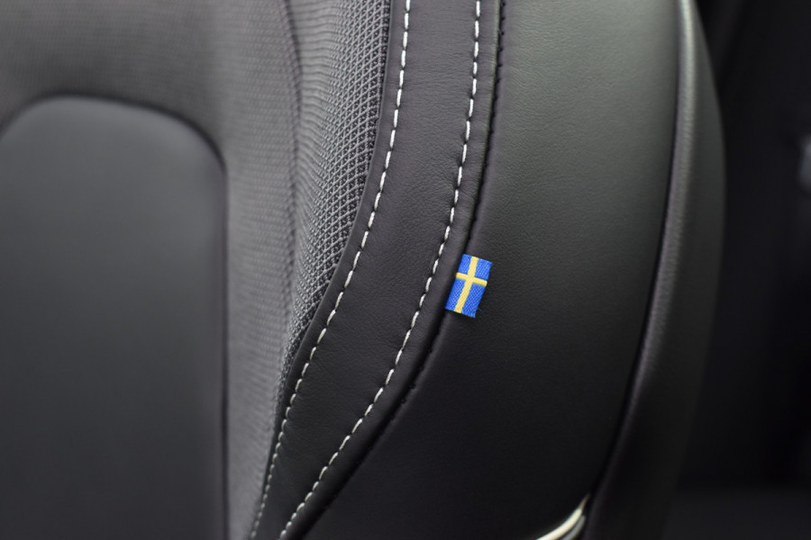 Volvo XC60 T6 AWD 350PK Plug-in Hybrid Plus Black Edition | 21'' | H&K | BLIS | Adaptive cruise | MY26 |