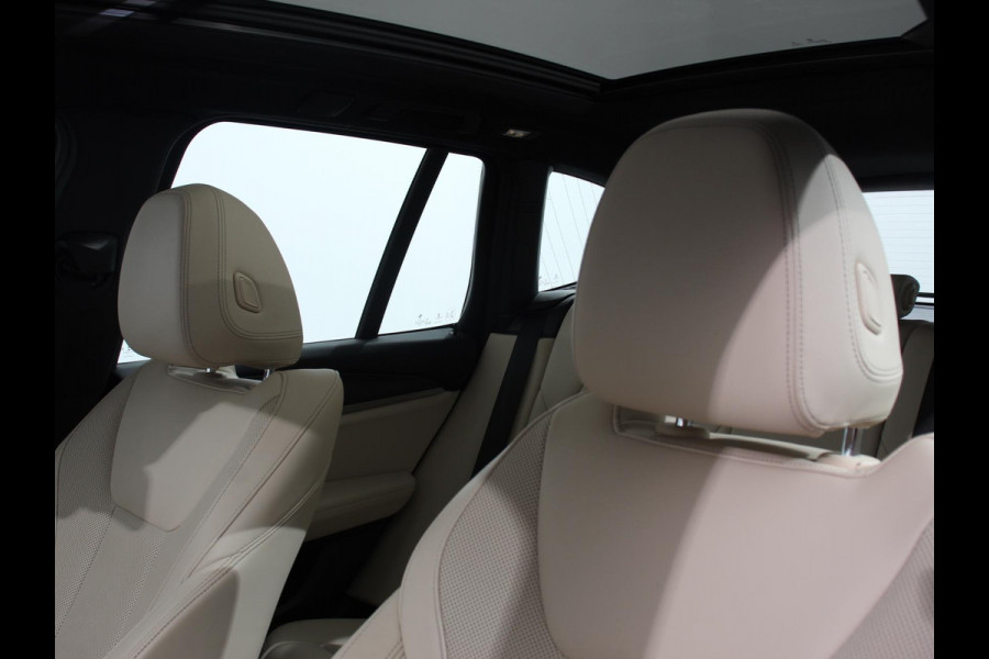 BMW X3 xDrive30e PHEV M-Sport Demo auto ! | Panorama dak | Navigatie | Climate Control | Lichtmetalen Velgen
