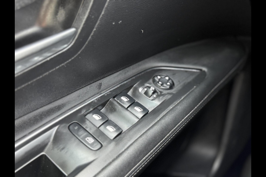 Peugeot 3008 1.2 PureTech Allure 2e Eigenaar|Navi|Pano|Camera|Trekhaak|Clima|Cruise|D-riem vv in 2024|N.A.P|APK tot 01-2028