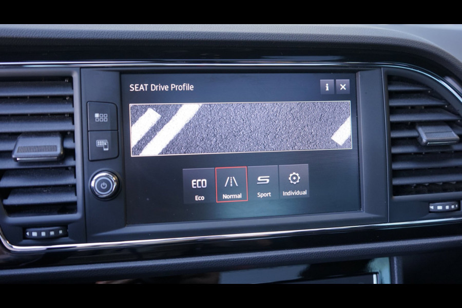 Seat Leon ST 1.5 TSI FR Ultimate Black Edition AUTOMAAT-AMBIANCE-ACC-ALCANTARA-CAMERA-FULL LED-KEYLESS-PANORAMA-VIRTUEEL