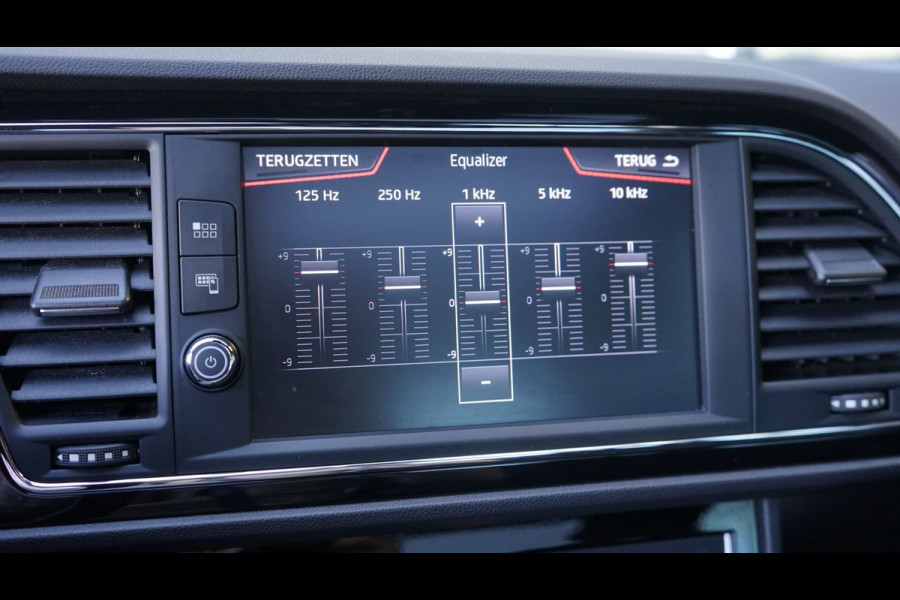 Seat Leon ST 1.5 TSI FR Ultimate Black Edition AUTOMAAT-AMBIANCE-ACC-ALCANTARA-CAMERA-FULL LED-KEYLESS-PANORAMA-VIRTUEEL