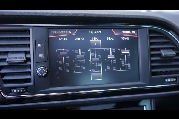 Seat Leon ST 1.5 TSI FR Ultimate Black Edition AUTOMAAT-AMBIANCE-ACC-ALCANTARA-CAMERA-FULL LED-KEYLESS-PANORAMA-VIRTUEEL