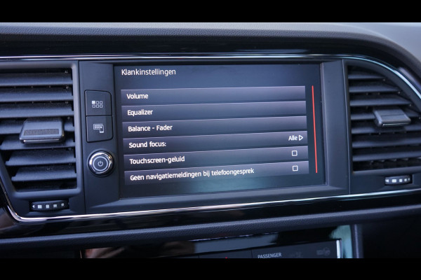 Seat Leon ST 1.5 TSI FR Ultimate Black Edition AUTOMAAT-AMBIANCE-ACC-ALCANTARA-CAMERA-FULL LED-KEYLESS-PANORAMA-VIRTUEEL