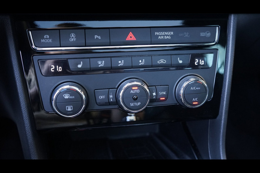 Seat Leon ST 1.5 TSI FR Ultimate Black Edition AUTOMAAT-AMBIANCE-ACC-ALCANTARA-CAMERA-FULL LED-KEYLESS-PANORAMA-VIRTUEEL