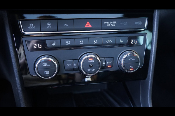 Seat Leon ST 1.5 TSI FR Ultimate Black Edition AUTOMAAT-AMBIANCE-ACC-ALCANTARA-CAMERA-FULL LED-KEYLESS-PANORAMA-VIRTUEEL