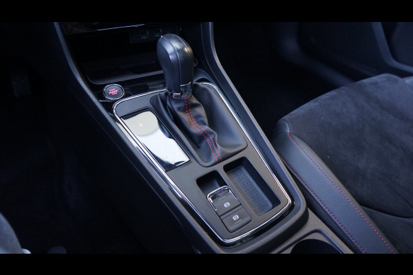 Seat Leon ST 1.5 TSI FR Ultimate Black Edition AUTOMAAT-AMBIANCE-ACC-ALCANTARA-CAMERA-FULL LED-KEYLESS-PANORAMA-VIRTUEEL