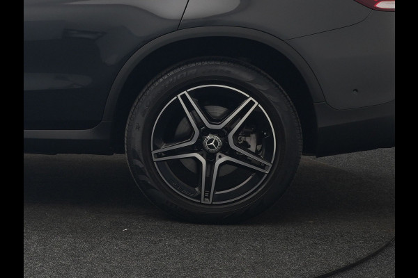 Mercedes-Benz GLC 300e 4MATIC Premium Plus PHEV 320pk Dealer O.H | Panodak | Adaptive Cruise | Sportstoelen Memory | Burmester | AMG Exterieur | Head Up | Camera | Keyless |