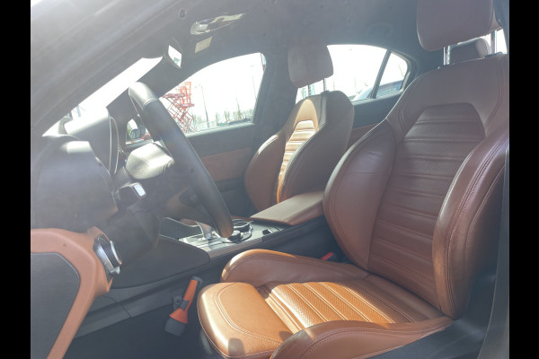Alfa Romeo Giulia 2.0T Super 200 PK | Veloce interieur/exterieur | Trekhaak afn. | Volledig dealer onderhouden