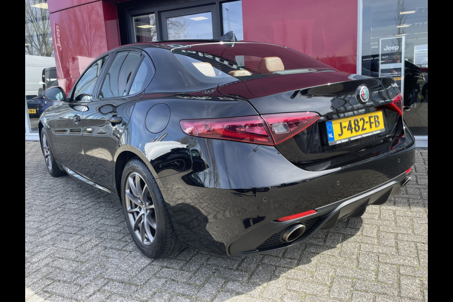 Alfa Romeo Giulia 2.0T Super 200 PK | Veloce interieur/exterieur | Trekhaak afn. | Volledig dealer onderhouden