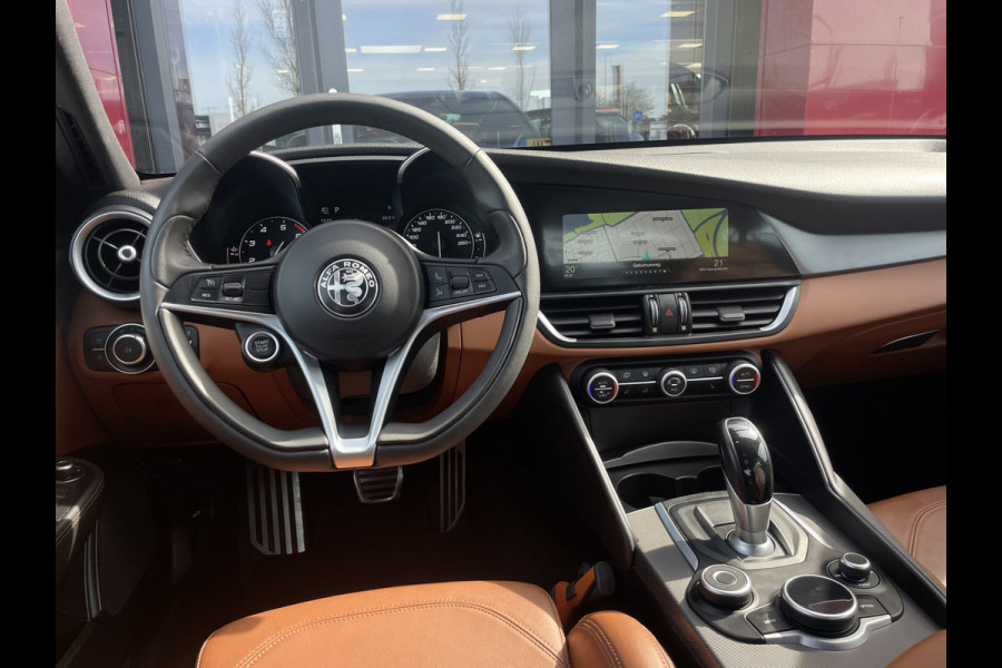 Alfa Romeo Giulia 2.0T Super 200 PK | Veloce interieur/exterieur | Trekhaak afn. | Volledig dealer onderhouden