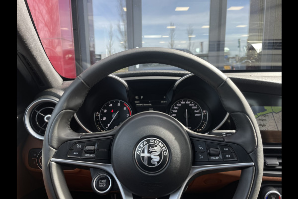 Alfa Romeo Giulia 2.0T Super 200 PK | Veloce interieur/exterieur | Trekhaak afn. | Volledig dealer onderhouden