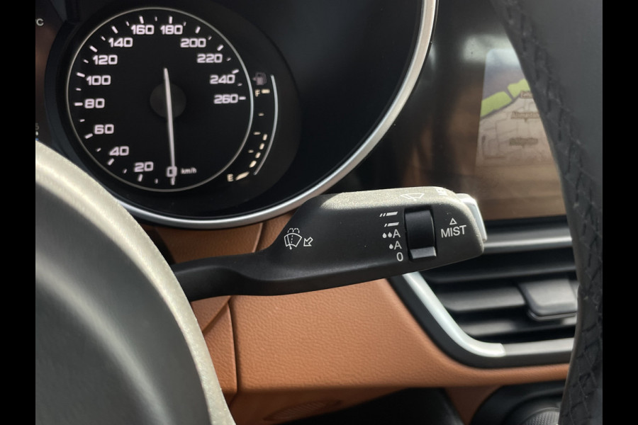 Alfa Romeo Giulia 2.0T Super 200 PK | Veloce interieur/exterieur | Trekhaak afn. | Volledig dealer onderhouden