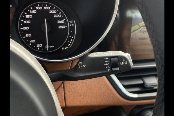 Alfa Romeo Giulia 2.0T Super 200 PK | Veloce interieur/exterieur | Trekhaak afn. | Volledig dealer onderhouden