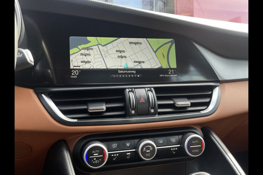 Alfa Romeo Giulia 2.0T Super 200 PK | Veloce interieur/exterieur | Trekhaak afn. | Volledig dealer onderhouden