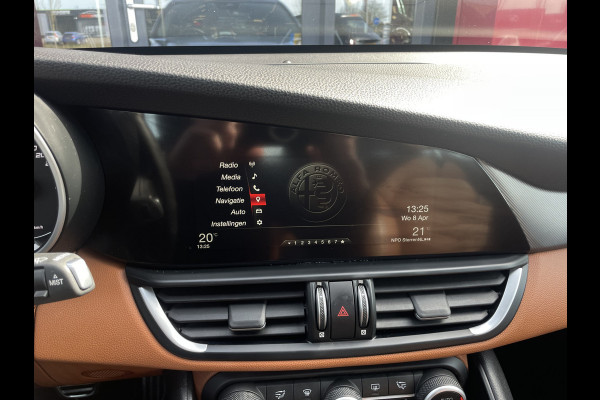 Alfa Romeo Giulia 2.0T Super 200 PK | Veloce interieur/exterieur | Trekhaak afn. | Volledig dealer onderhouden