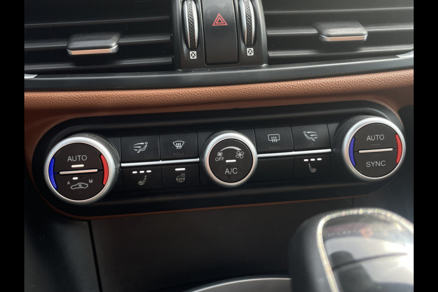 Alfa Romeo Giulia 2.0T Super 200 PK | Veloce interieur/exterieur | Trekhaak afn. | Volledig dealer onderhouden