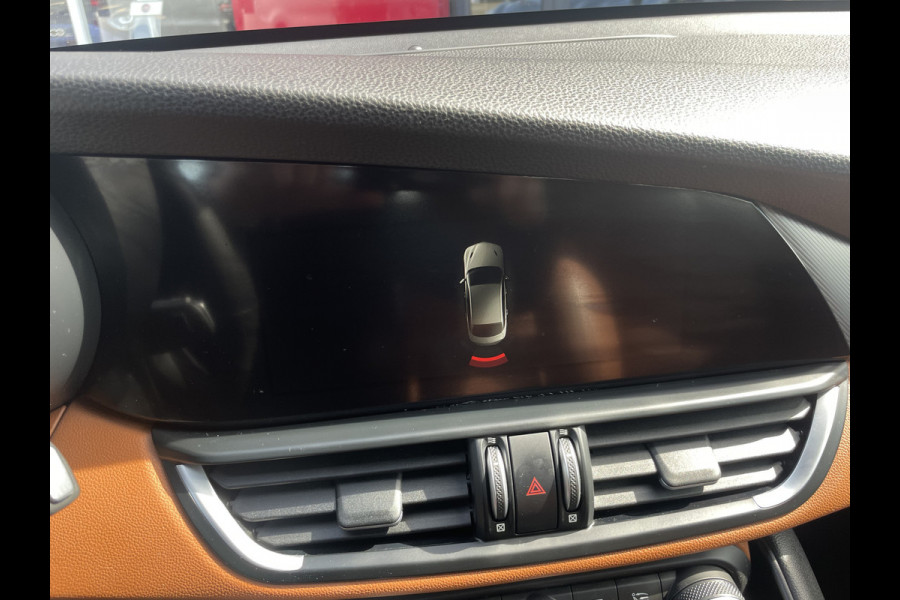 Alfa Romeo Giulia 2.0T Super 200 PK | Veloce interieur/exterieur | Trekhaak afn. | Volledig dealer onderhouden
