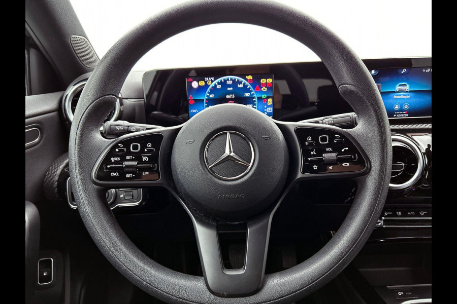 Mercedes-Benz A-Klasse 250 e Plug-In Hybrid CAMERA | CARPLAY & NAVI | LEER