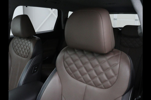 Hyundai Santa Fe 1.6 T-GDI PHEV Premium 7 Persoons | SOH 97,2% | Stoelventilatie | Trekhaak | Head-Up | Leder | Achterbankverwarming | 360 Camera | Carplay | Keyless | Adaptive cruise | Navigatie | Plug In