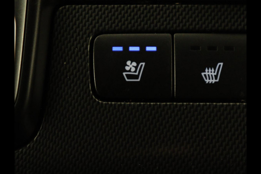 Hyundai Santa Fe 1.6 T-GDI PHEV Premium 7 Persoons | SOH 97,2% | Stoelventilatie | Trekhaak | Head-Up | Leder | Achterbankverwarming | 360 Camera | Carplay | Keyless | Adaptive cruise | Navigatie | Plug In