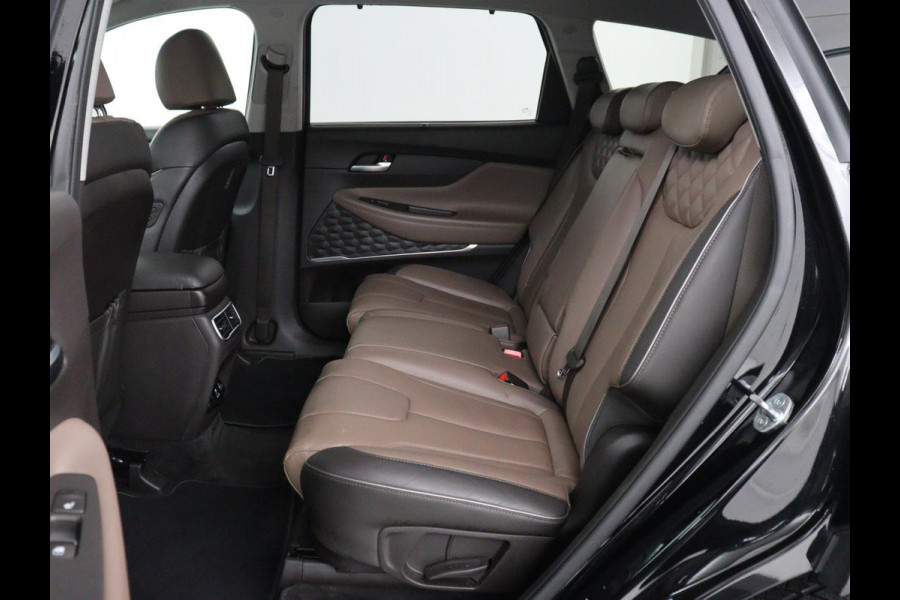 Hyundai Santa Fe 1.6 T-GDI PHEV Premium 7 Persoons | SOH 97,2% | Stoelventilatie | Trekhaak | Head-Up | Leder | Achterbankverwarming | 360 Camera | Carplay | Keyless | Adaptive cruise | Navigatie | Plug In