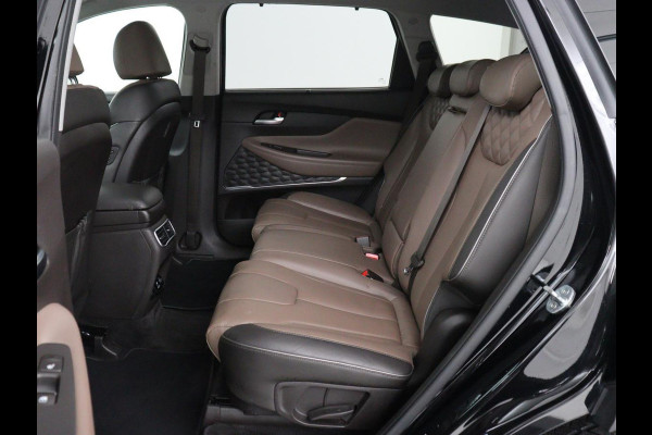 Hyundai Santa Fe 1.6 T-GDI PHEV Premium 7 Persoons | SOH 97,2% | Stoelventilatie | Trekhaak | Head-Up | Leder | Achterbankverwarming | 360 Camera | Carplay | Keyless | Adaptive cruise | Navigatie | Plug In