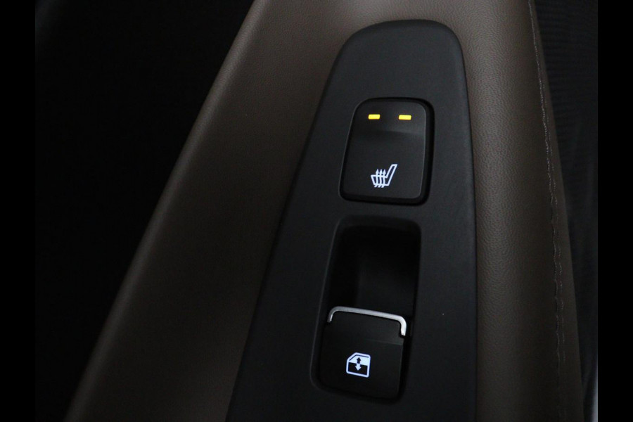 Hyundai Santa Fe 1.6 T-GDI PHEV Premium 7 Persoons | SOH 97,2% | Stoelventilatie | Trekhaak | Head-Up | Leder | Achterbankverwarming | 360 Camera | Carplay | Keyless | Adaptive cruise | Navigatie | Plug In