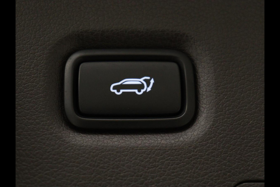 Hyundai Santa Fe 1.6 T-GDI PHEV Premium 7 Persoons | SOH 97,2% | Stoelventilatie | Trekhaak | Head-Up | Leder | Achterbankverwarming | 360 Camera | Carplay | Keyless | Adaptive cruise | Navigatie | Plug In