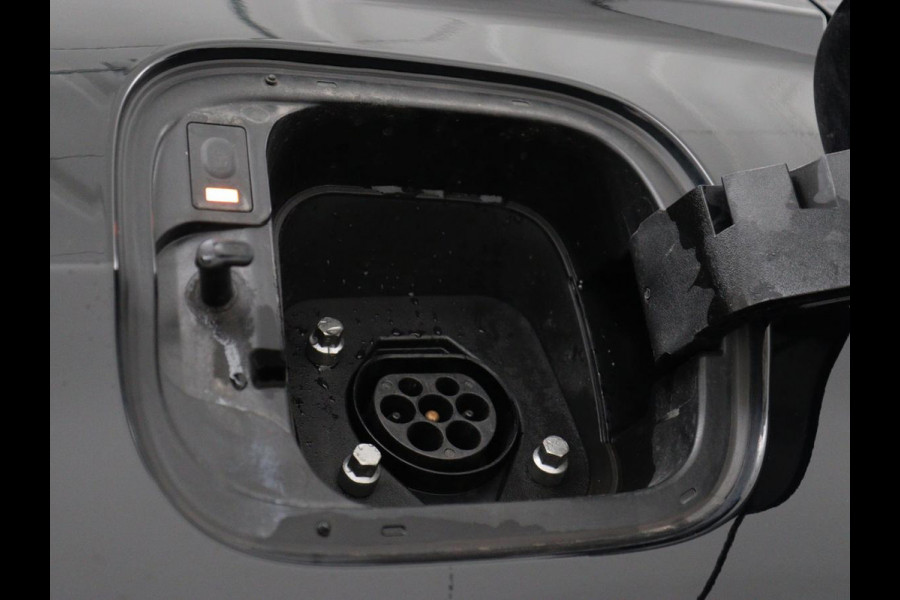 Hyundai Santa Fe 1.6 T-GDI PHEV Premium 7 Persoons | SOH 97,2% | Stoelventilatie | Trekhaak | Head-Up | Leder | Achterbankverwarming | 360 Camera | Carplay | Keyless | Adaptive cruise | Navigatie | Plug In