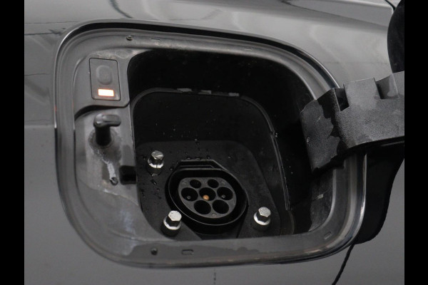 Hyundai Santa Fe 1.6 T-GDI PHEV Premium 7 Persoons | SOH 97,2% | Stoelventilatie | Trekhaak | Head-Up | Leder | Achterbankverwarming | 360 Camera | Carplay | Keyless | Adaptive cruise | Navigatie | Plug In