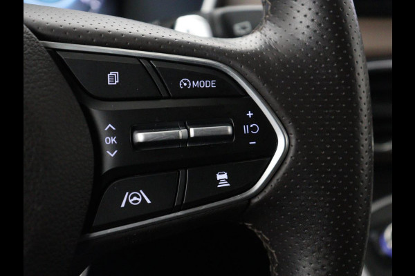 Hyundai Santa Fe 1.6 T-GDI PHEV Premium 7 Persoons | SOH 97,2% | Stoelventilatie | Trekhaak | Head-Up | Leder | Achterbankverwarming | 360 Camera | Carplay | Keyless | Adaptive cruise | Navigatie | Plug In