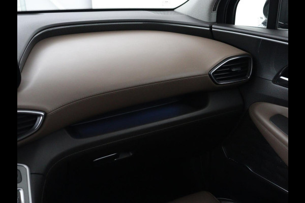 Hyundai Santa Fe 1.6 T-GDI PHEV Premium 7 Persoons | SOH 97,2% | Stoelventilatie | Trekhaak | Head-Up | Leder | Achterbankverwarming | 360 Camera | Carplay | Keyless | Adaptive cruise | Navigatie | Plug In