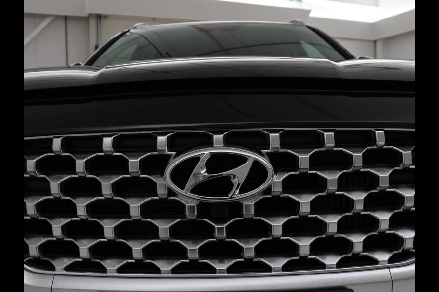 Hyundai Santa Fe 1.6 T-GDI PHEV Premium 7 Persoons | SOH 97,2% | Stoelventilatie | Trekhaak | Head-Up | Leder | Achterbankverwarming | 360 Camera | Carplay | Keyless | Adaptive cruise | Navigatie | Plug In