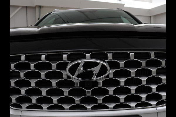 Hyundai Santa Fe 1.6 T-GDI PHEV Premium 7 Persoons | SOH 97,2% | Stoelventilatie | Trekhaak | Head-Up | Leder | Achterbankverwarming | 360 Camera | Carplay | Keyless | Adaptive cruise | Navigatie | Plug In