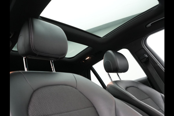 Mercedes-Benz GLC 300e 4MATIC Premium Plus PHEV 320pk Dealer O.H | Panodak | Adaptive Cruise | Sportstoelen Memory | Burmester | AMG Exterieur | Head Up | Camera | Keyless |